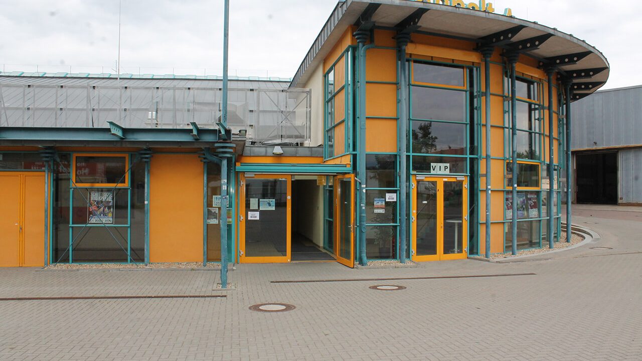 Eingang der Anhalt-Arena