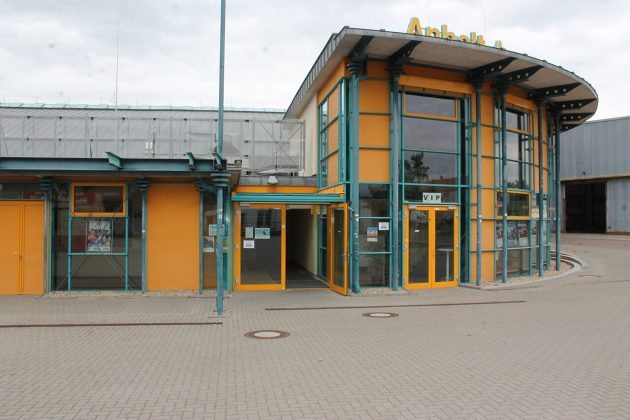 Eingang der Anhalt-Arena