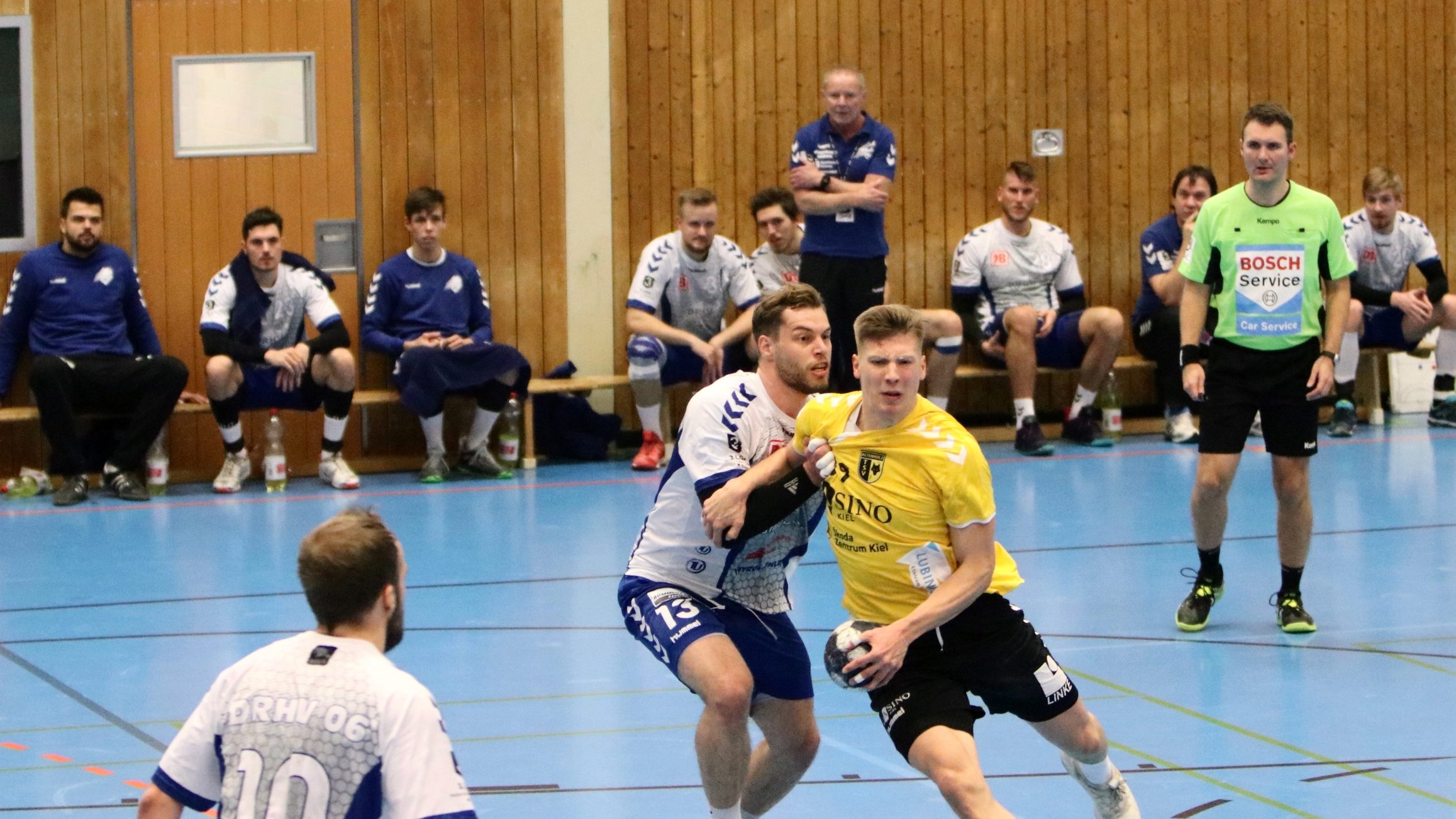 Tim Bielzer Verteidigung Tim Bielzer verteidigt seinen Gegenspieler im Spiel