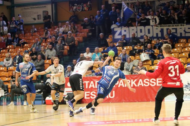 Timo Löser Wurfaktion im Angriff