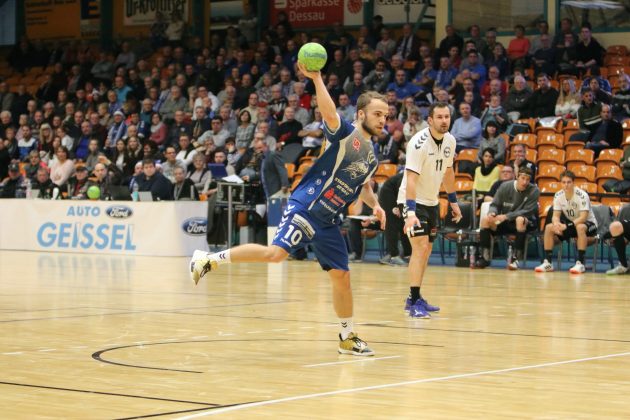 Vincent Sohmann beim 7-Meter-Wurf