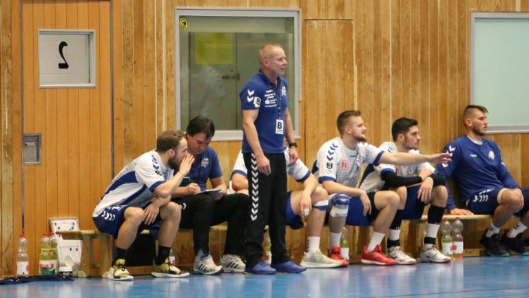 Uwe Jungandreas an der Seitenlinie in der Saison 2019/20