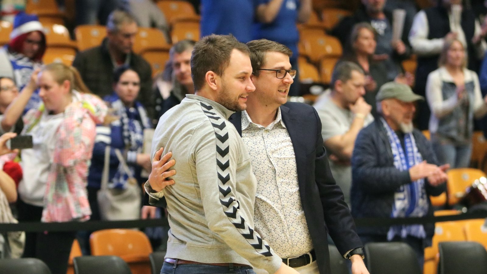 manager-kapitän Manager Sebastian Glock mit Kapitän Tomas Pavlicek