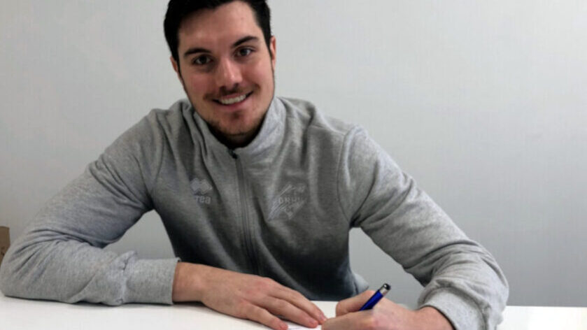 lennart-gliese-page-0121 Lennart Gliese bei der Vertragsverlängerung 2021