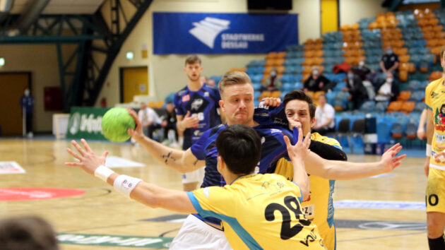 Max Scheithauer setzt sich durch - Spiel gegen die HSG Konstanz