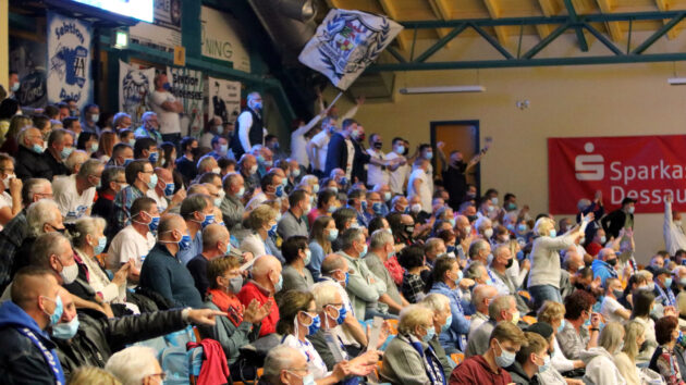 Zuschauer in der Anhalt-Arena Saison 2020/21