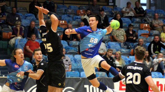 Max Emanuel im Testspiel gegen Elbflorenz Dresden 2021/22