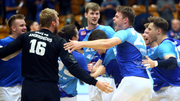 jubel-eulen-0921 Jubel nach dem ersten Saisonsieg 2021/22 gegen die Eulen Ludwigshafen