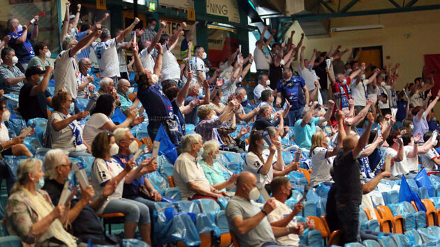 Zuschauer in der Anhalt-Arena in der Saison 2020/21