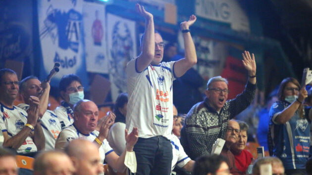 DRHV-Fans beim Spiel gegen den HC Elbflorenz Dresden