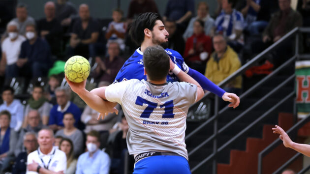 Oliver Seidler gegen Savvas Savvas in der Saison 2021/22