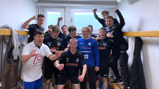 männliche B-Jugend nach dem Spiel beim USV Halle Saison 2021/22