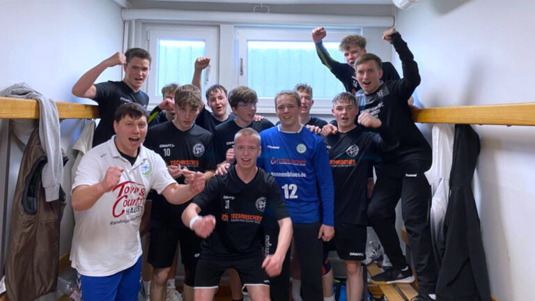 männliche B-Jugend nach dem Spiel beim USV Halle Saison 2021/22