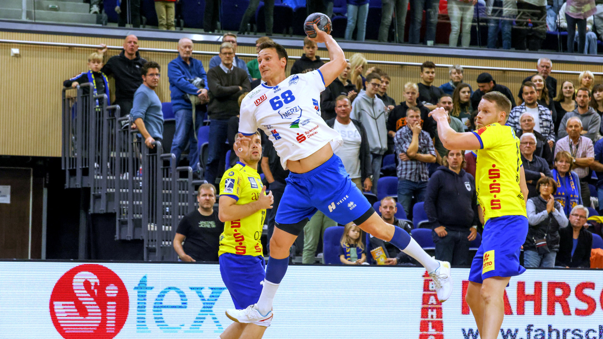 spielbericht-rostock-emanuel-0922 Max Emanuel im Spiel gegen den HC Empor Rostock Saison 2022/23