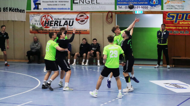 Oliver Robertz (5) vom HC Aschersleben konnte an diesem Tag gut von den Jungs der JSpG am Torewerfen gehindert werden. I Foto: DRHV 06