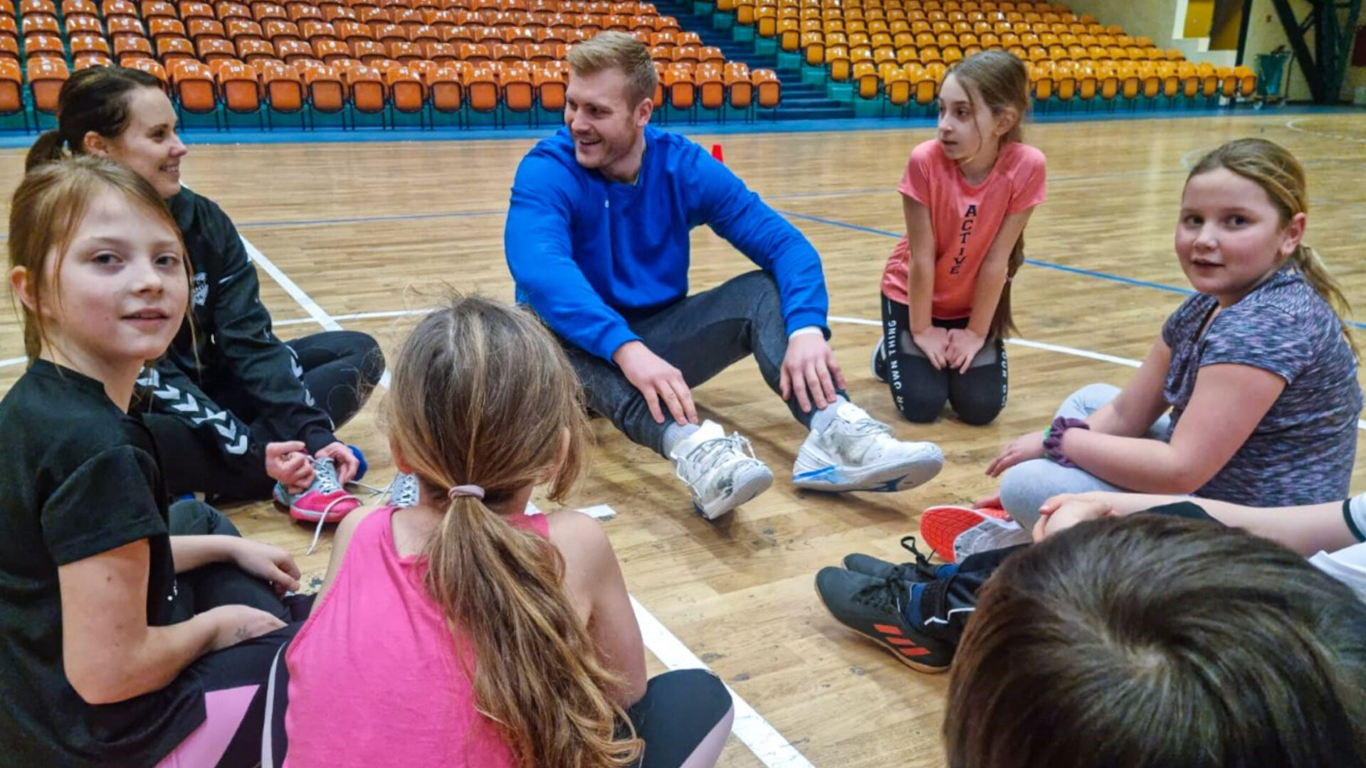 Patrick Gempp und Anne Lenz mit ihren Mini-Bibern