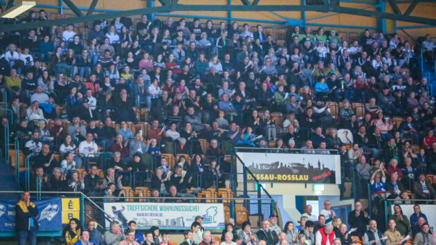 Merz Familien- und Vereinsblock gegen den VfL Lübeck-Schwartau Saison 2022/23