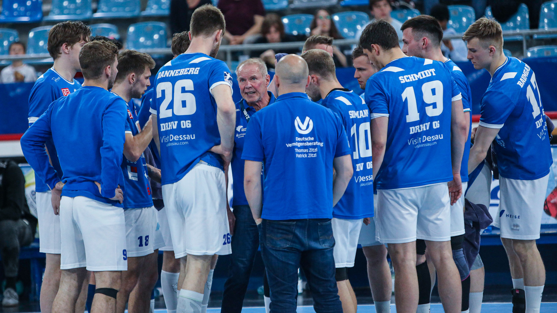 vorbericht-lübbecke-0523 DRHV-Trainer Uwe Jungandreas bei einer Auszeit im Spiel gegen die SG BBM Bietigheim Saison 2022/23