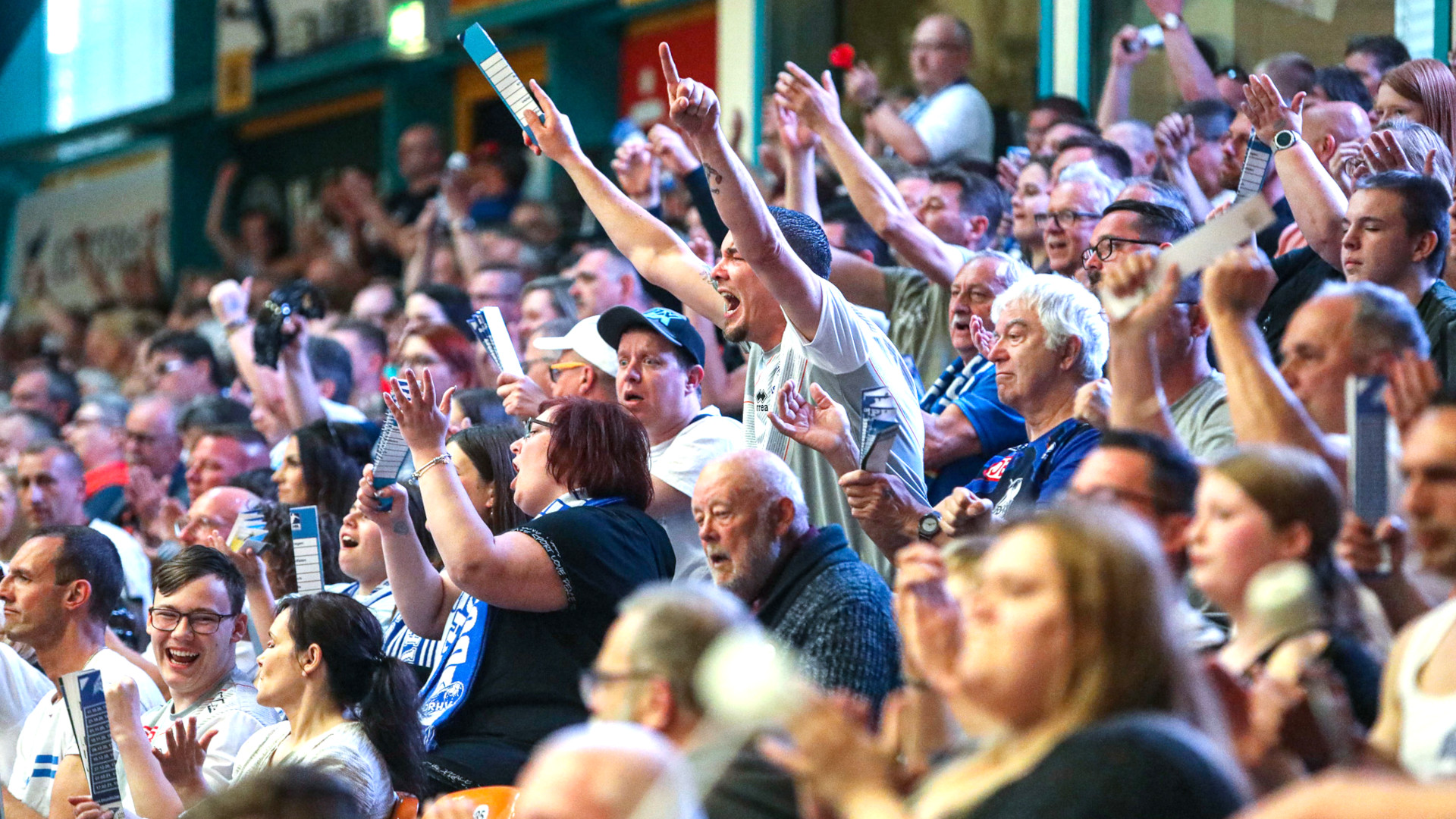 Volle Ränge in der Anhalt-Arena Saison 2022/23