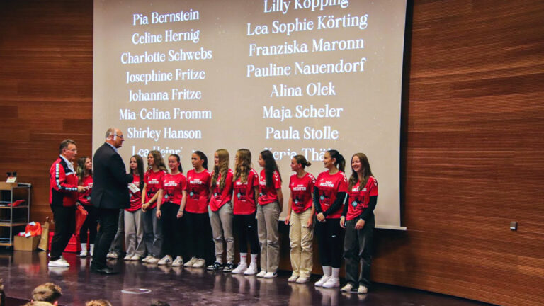 Ehrung der weiblichen C-Jugend der Saison 2022/23 durch den Stadtsportbund im November 2023