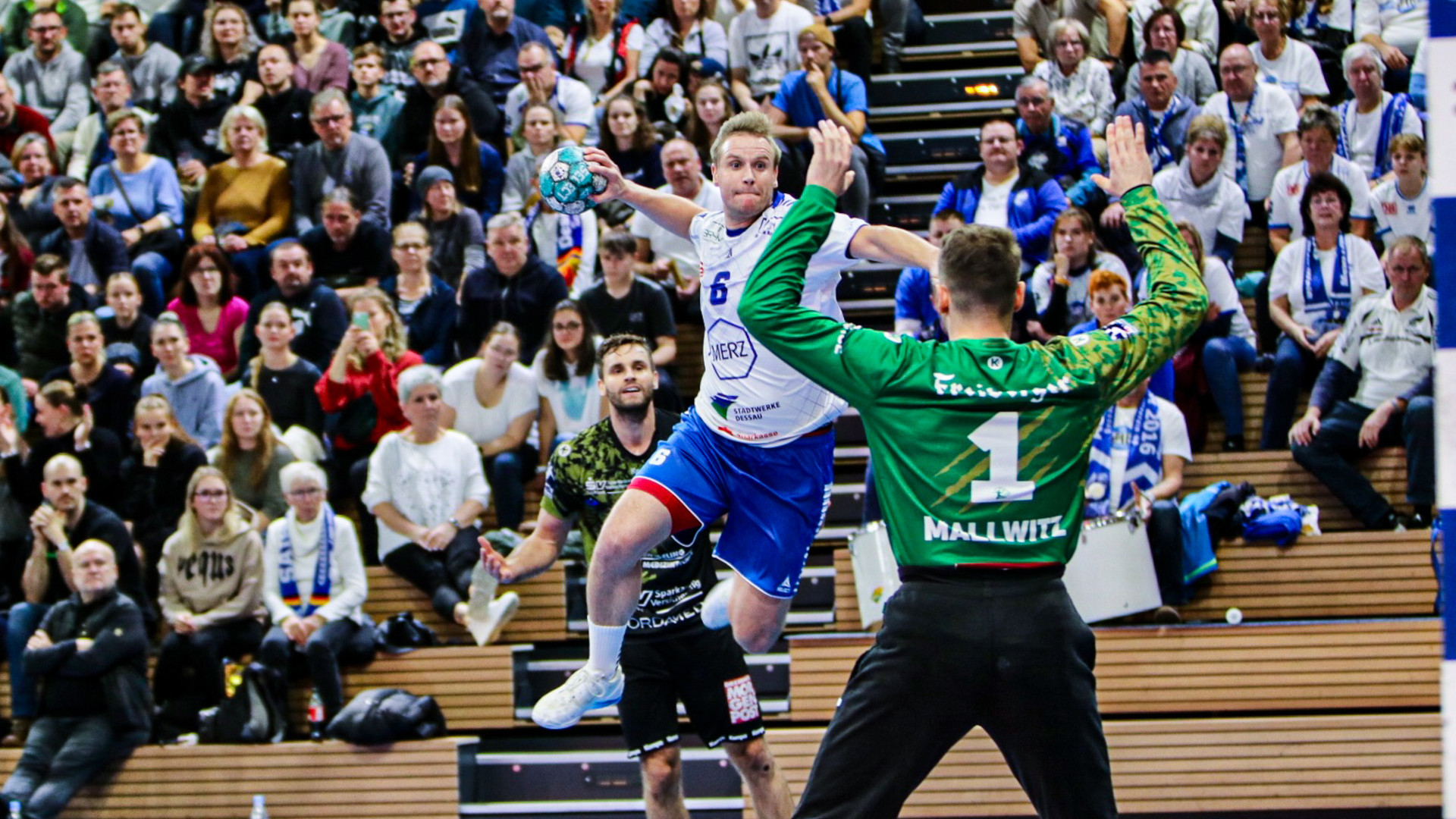 Jakub Hrstka beim Spiel gegen den HC Elbflorenz Dresden Saison 2023/24