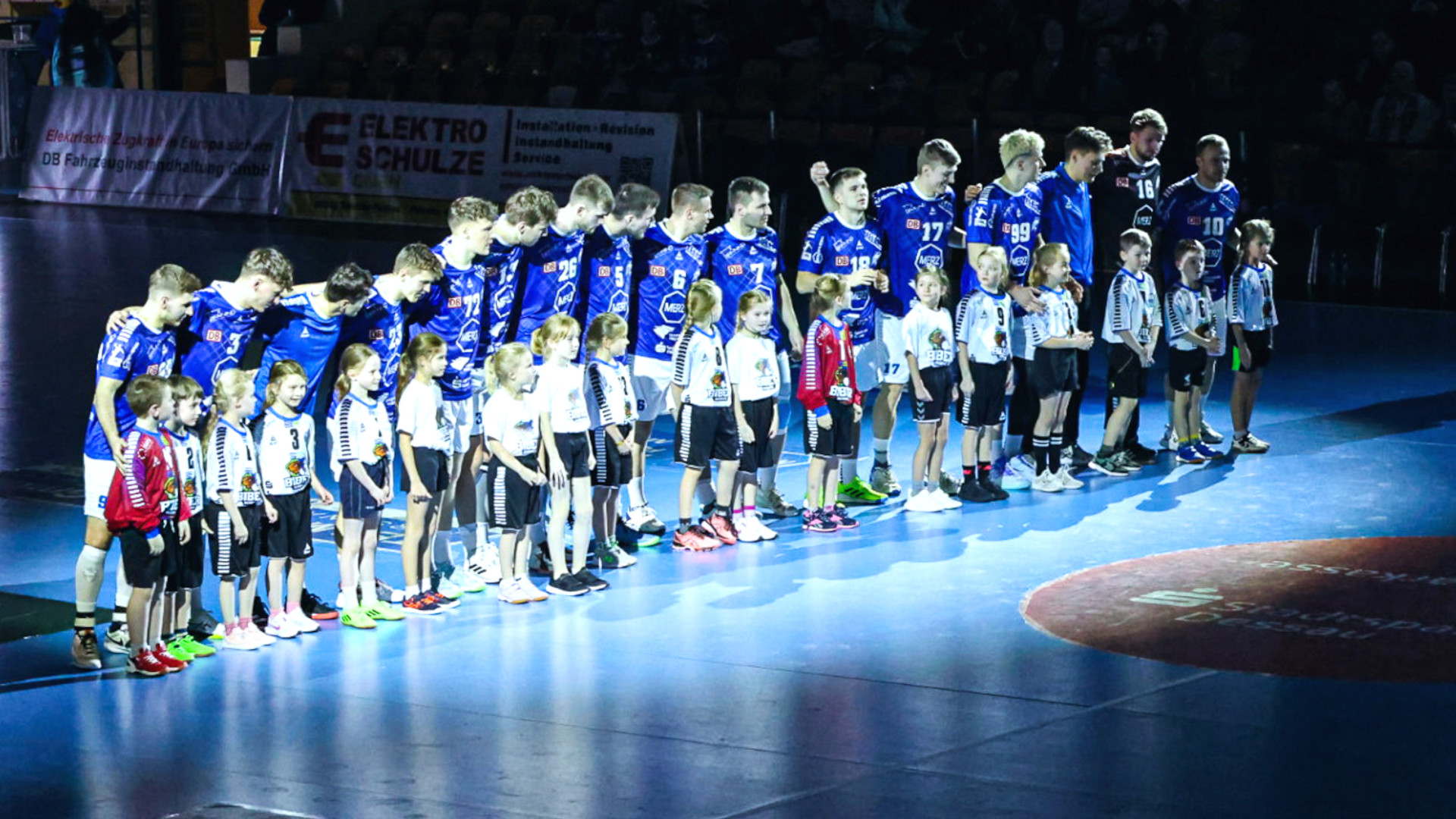 DRHV-Team mit Einlaufkindern Saison 2023/24