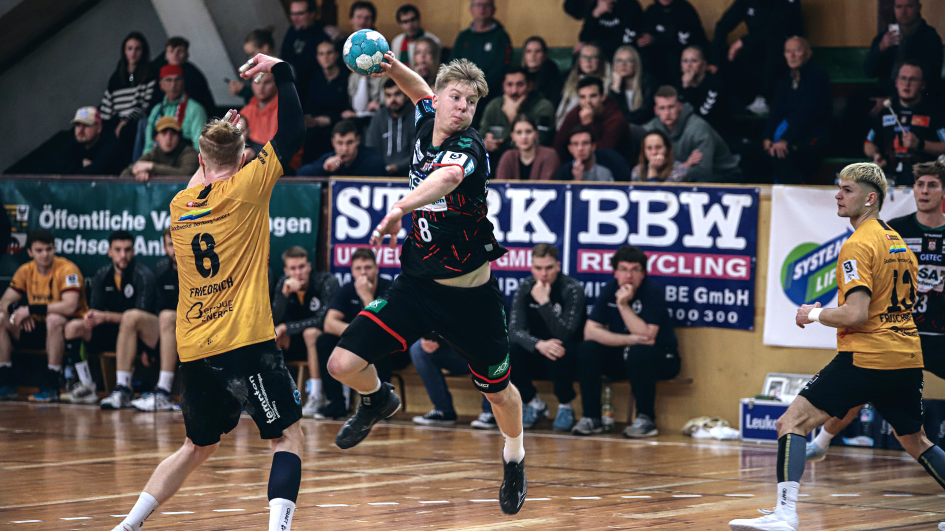 Julius Drachau im Trikot der SC Magdeburg YoungsterS Saison 2023/24