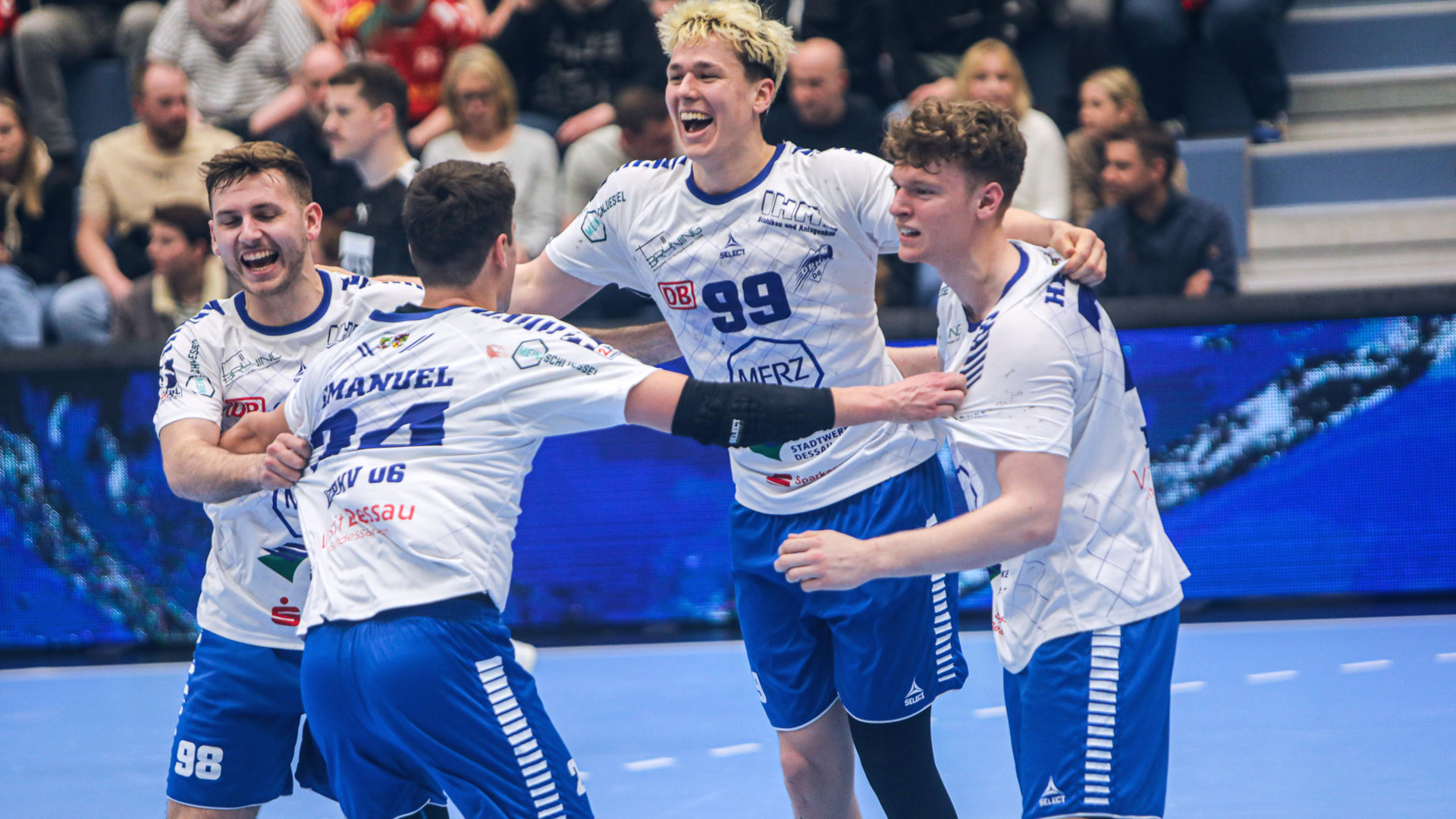 ausgelassene Freude nach dem Auswärtssieg in Essen Saison 2023/24