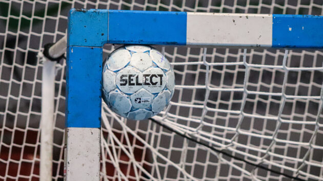 Select-Handball im Tor